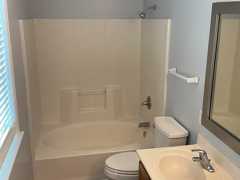 529 Raintree Rd — Photo 17