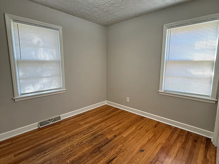 409 S Merritt Ave — Photo 20