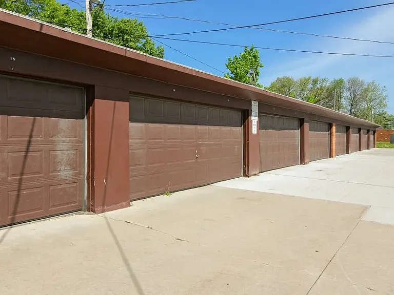 Maple Highlands Apartments — Photo 18