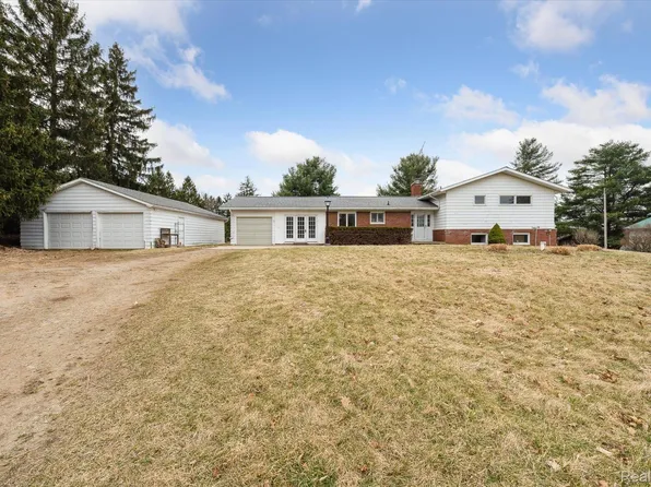 2075 E Bennington Rd, Durand, MI 48429