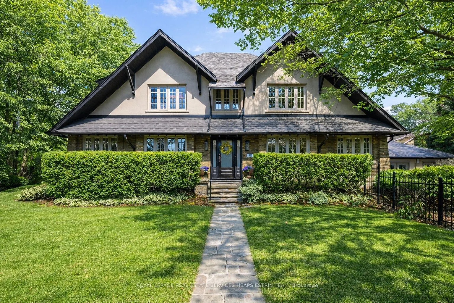 112 Douglas Dr photo 1