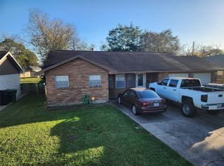 510 Edgebrook Dr, Houston, TX 77034