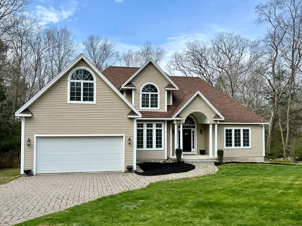 69 Comstock Trail, East Hampton, CT 06424