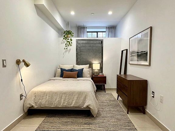 4th image of 753 Lexington Ave #1F