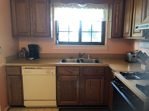 5th image of 12319 Cambridge Blvd