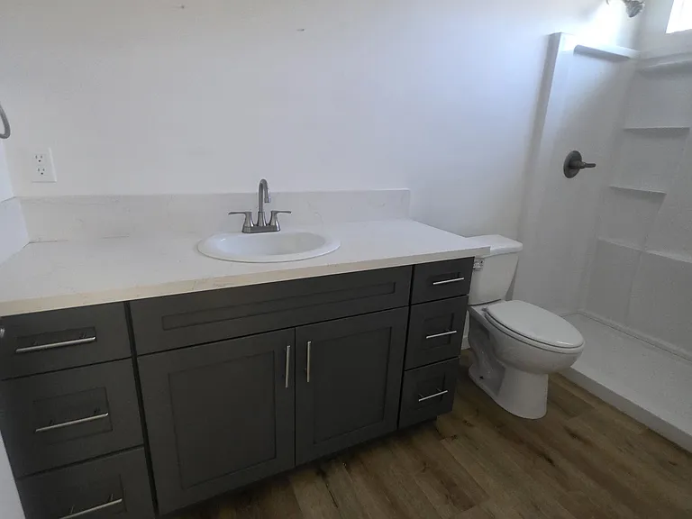 1209 W King St — Photo 2