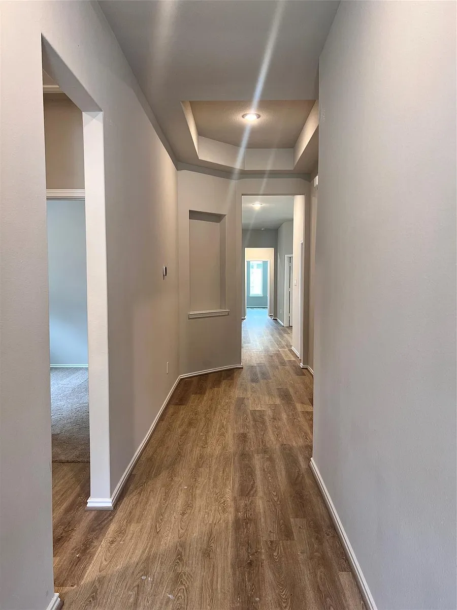 Building Photo - 8420 International Falls Dr