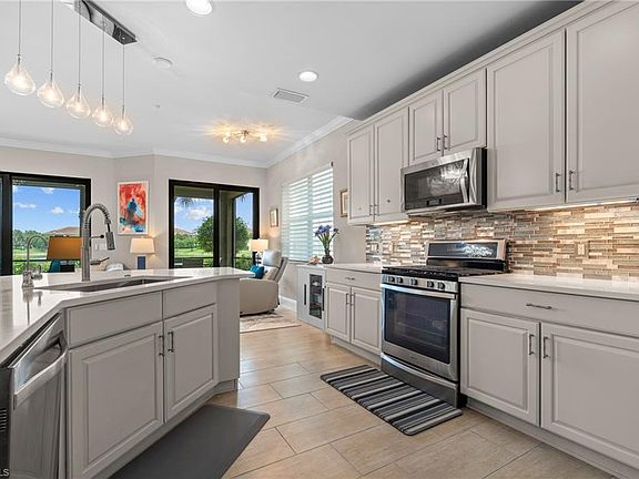 3rd image of 2137 FRANGIPANI CIR #102