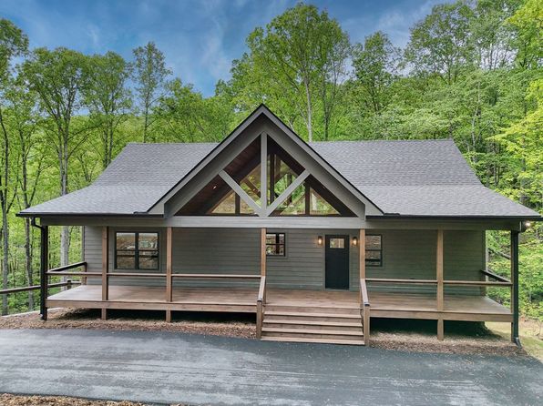 1685 Stonebrook Dr, Hiawassee, GA 30546