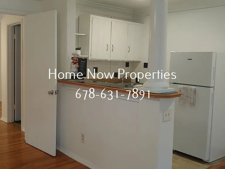 Maple Place Apartments — Photo 28