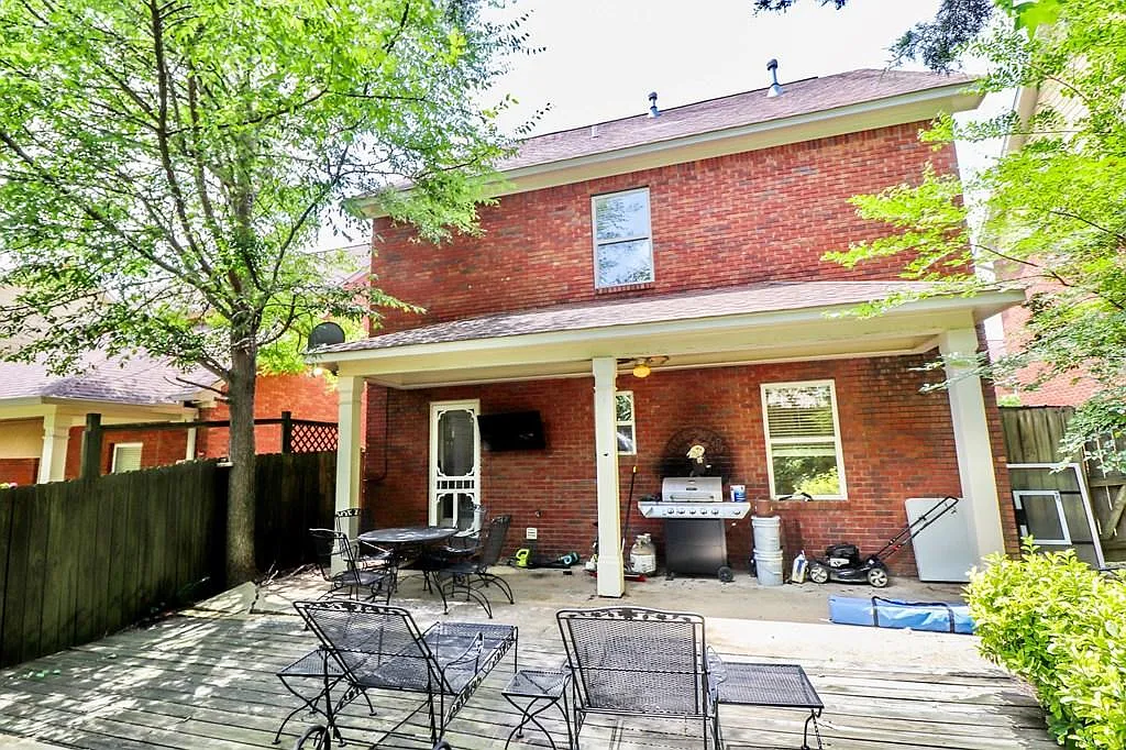 4 bed, 4.5 bath, 1808 sqft, $3,400 — Photo 2
