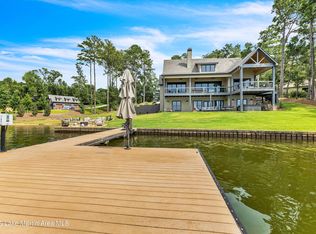 2082 River Oaks Dr, Jacksons Gap, AL 36861