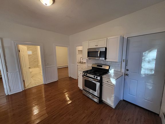 4th image of 189 Bridgham St Floor 1