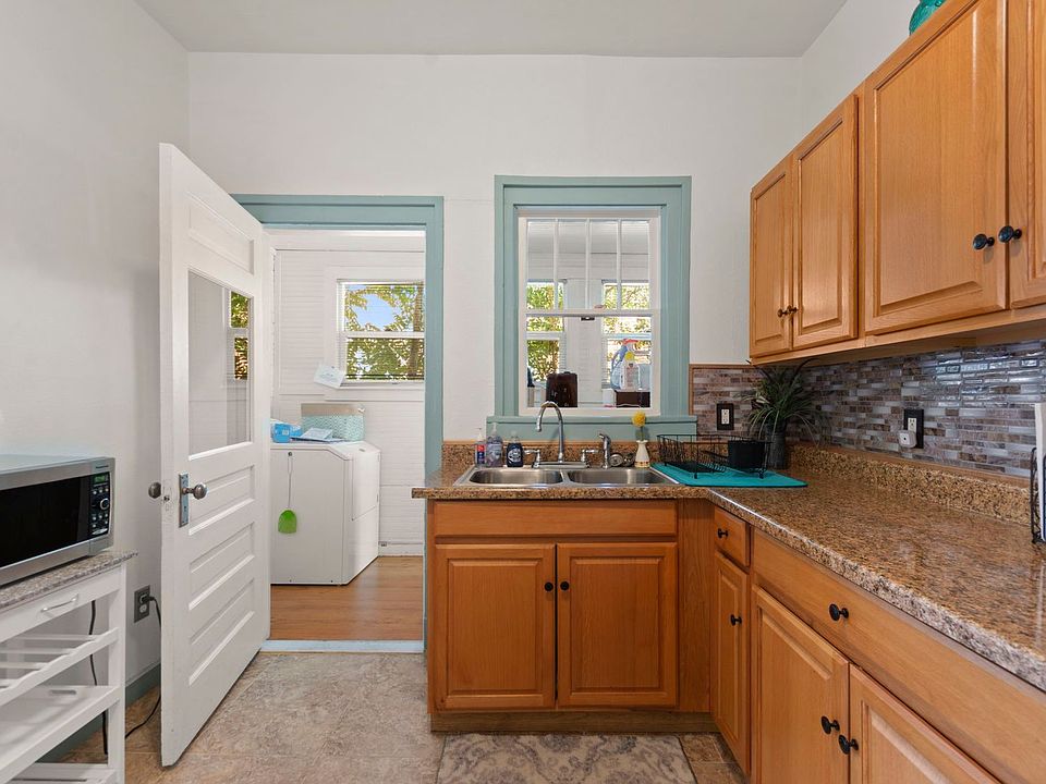 1st image of 442 W 1st St