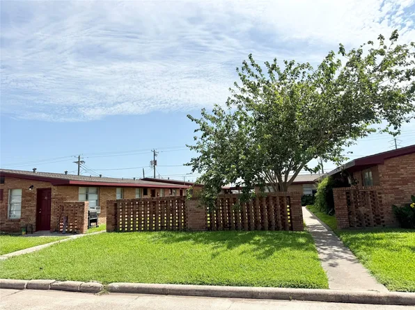 811 N Avenue F APT 30, Freeport, TX 77541