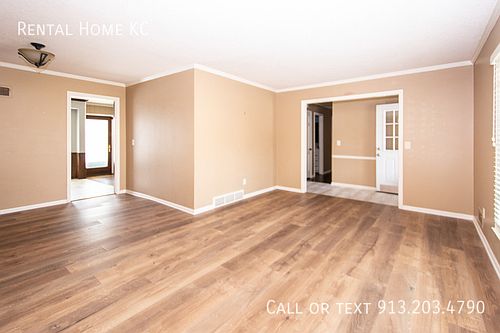 4th image of 10047 Lamar Ave