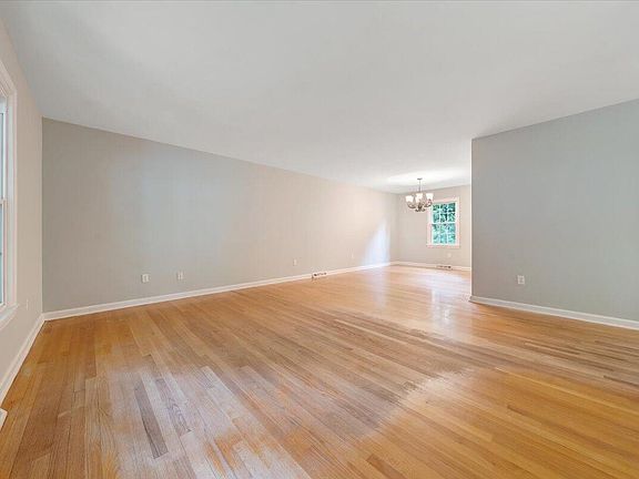 3rd image of 2733 White Pelican Ln