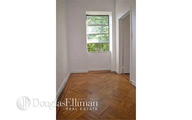 Rented by Douglas Elliman | media 22