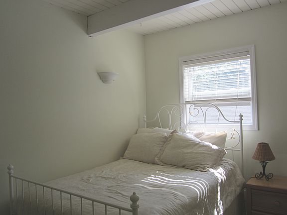 4th image of 523 Holiday Dr