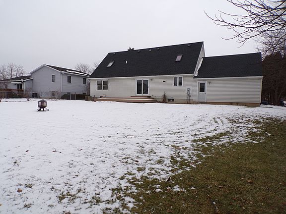 3rd image of 926 Peirson Ave