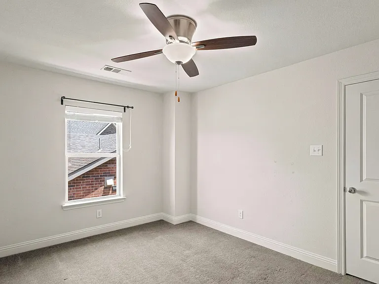 4524 Del Rey Ave — Photo 26