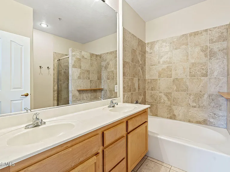 2992 N Miller Rd #B201 — Photo 13