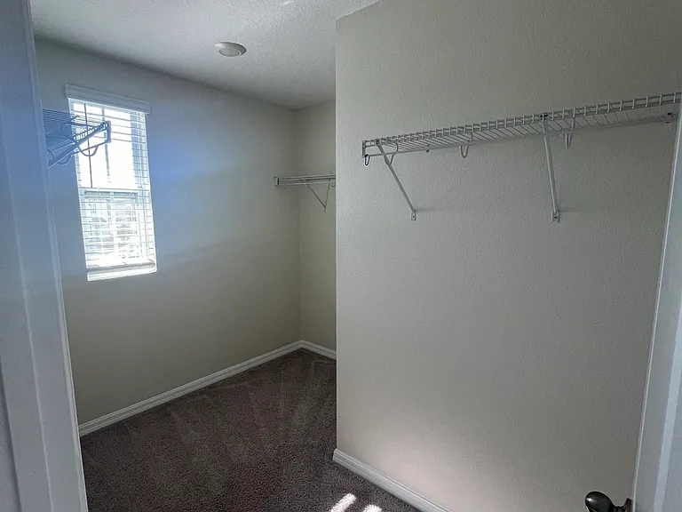 1537 Discovery St — Photo 17