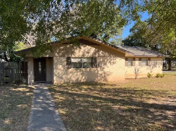 600 Cherokee Trce, Athens, TX 75751