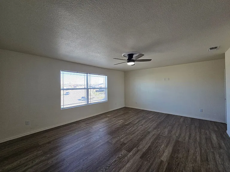 5108 Screaming Eagle Cir — Photo 15