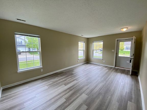 5th image of 11438 Narrowleaf Dr