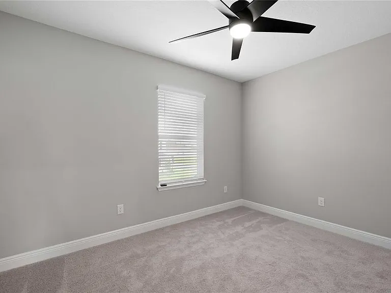2560 Warren Acres Blvd — Photo 24