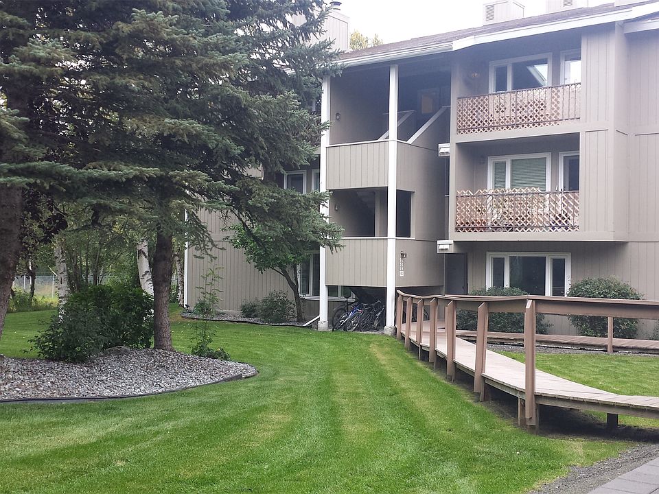 Lots of green grass and trees