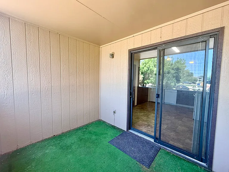 114 Juniper Pl #D — Photo 7