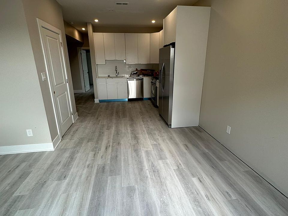 1st image of 3333B E Tulip St #B