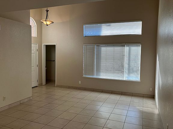 2nd image of 5494 Greenoaks Dr