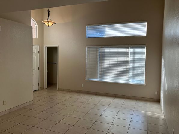 5494 Greenoaks Dr, Riverbank, CA 95367
