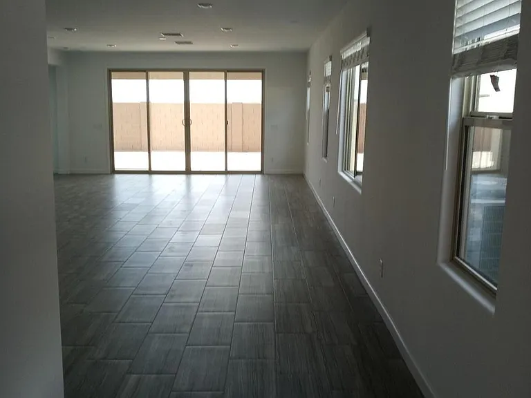 440 S 202nd Ln — Photo 6