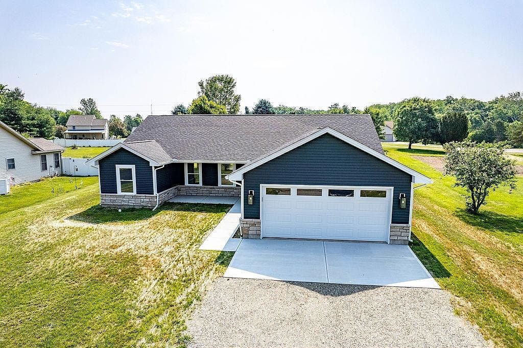 592 Lakengren Dr E, Eaton, OH 45320 | Zillow