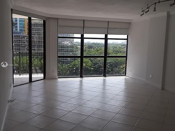 4th image of 1915 Brickell Ave APT C911