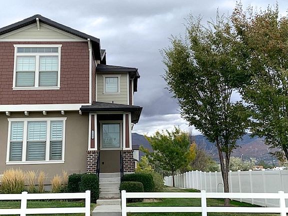 2nd image of 1422 S Mountain Crest Dr W