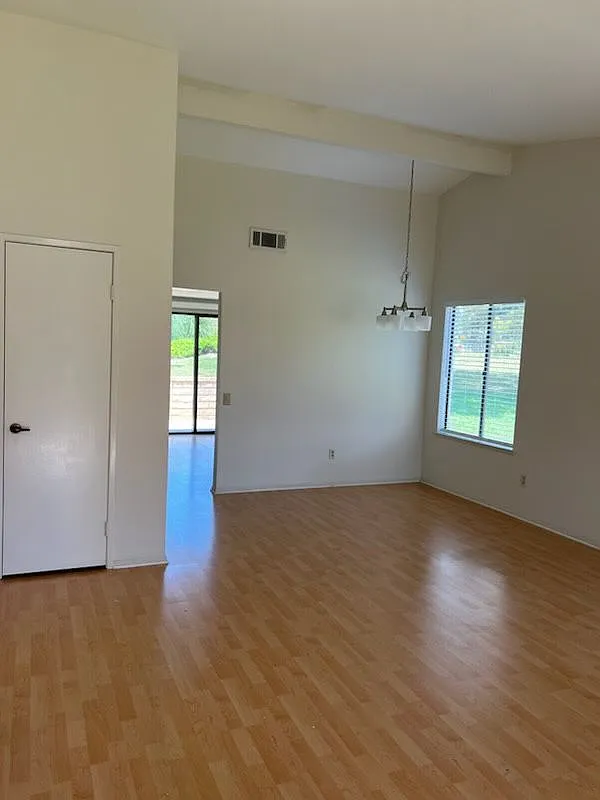 2 bed, 2.0 bath, 1100 sqft, $3,000 — Photo 2