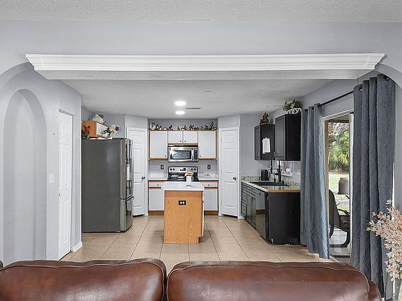 5th image of 2141 SE Wald Street