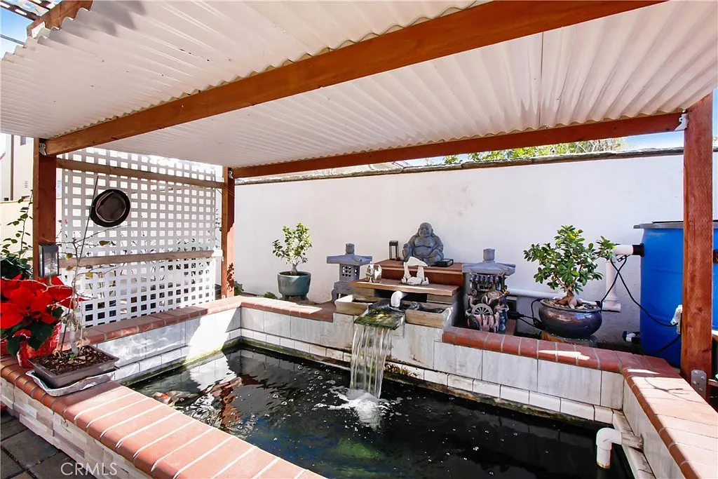 5 bed, 2500 sqft, $5,175 — Photo 3