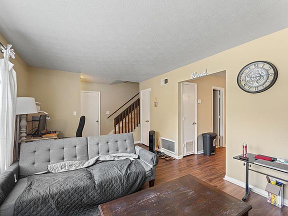 4th image of 2403 Gothic Dr