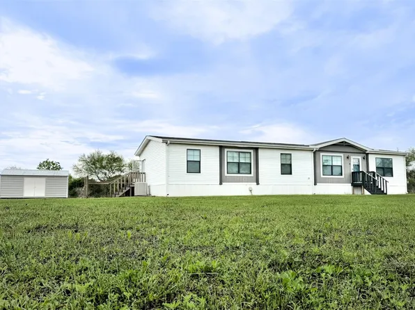 1005 County Road 643, Damon, TX 77430
