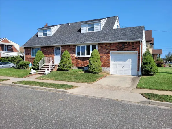 509 1st Street, Franklin Square, NY 11010