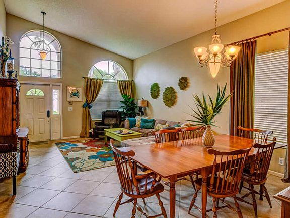 3rd image of 106 Woodlake Cir