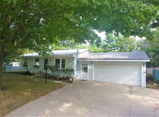 2115 Garret Dr NE, Grand Rapids, MI 49525
