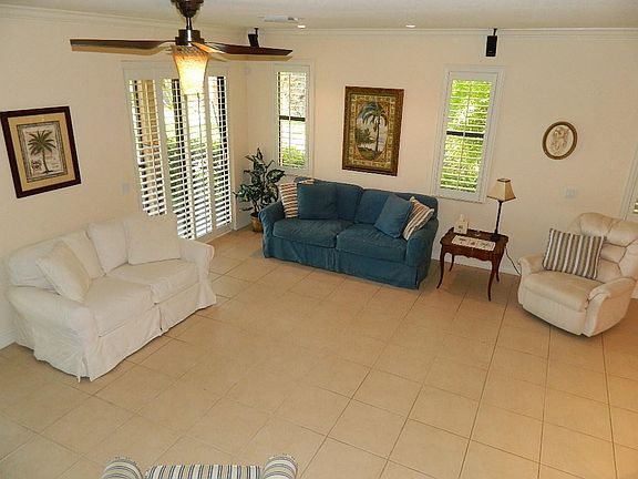 5th image of 126 SE Crestwood Circle #426