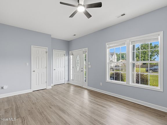 5th image of 221 Rudolph Lane
